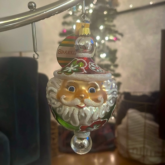 Santa Ornament with darling face! 🎅🏼 - Picture 1 of 7